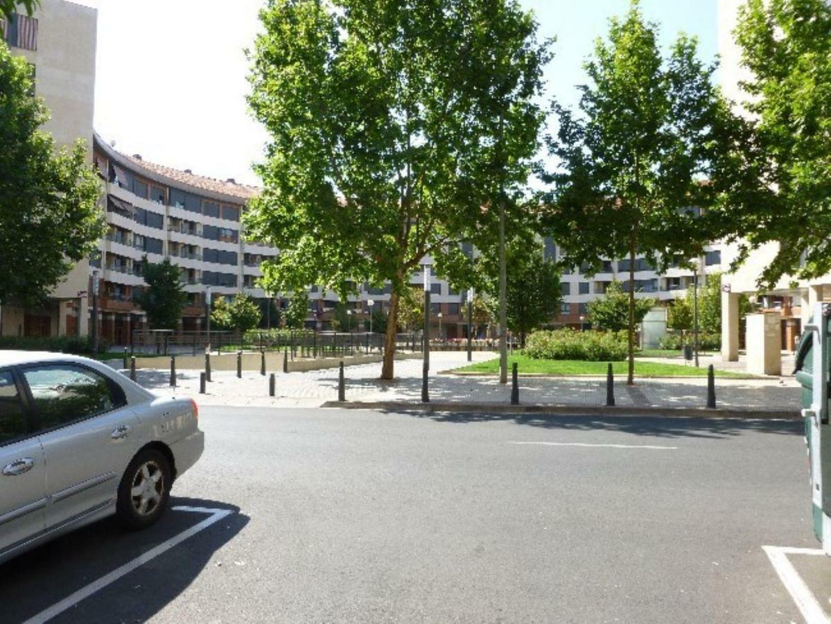 Manzanera, Junto Ayuntamiento Y Riojaforum Logroño Esterno foto